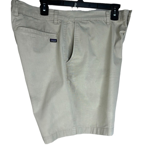 Men’s Patagonia Flat Front Khaki Shorts 4 Pockets w/ Logo Size W=36” Inseam 7.5” - Picture 1 of 13